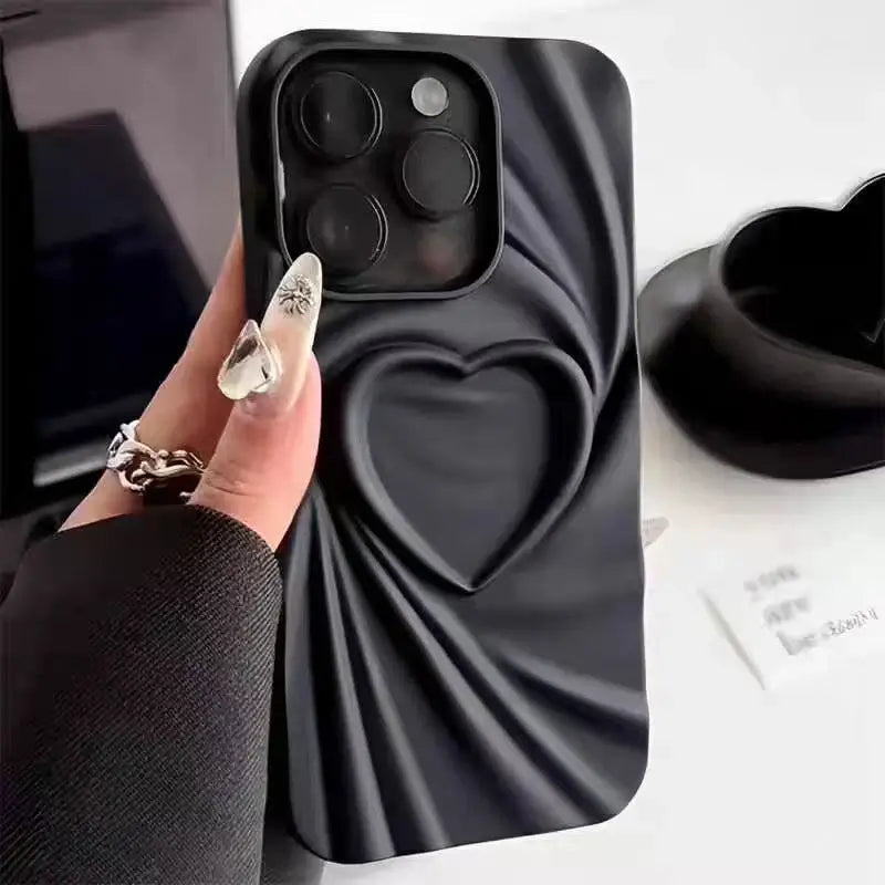 Fashion Fold Wrinkle 3D Love Heart Handyhülle für iPhone 13 14 15 Pro Max 16 Plus 11 12 ProMax Weiche matte Silikon-Vollabdeckung