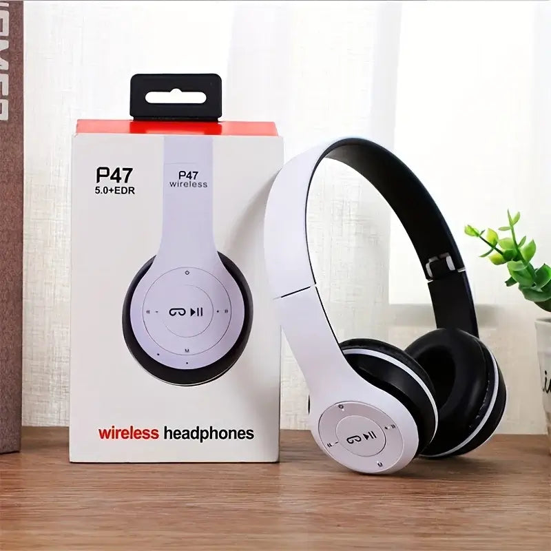 Bluetooth 5.0 wireless headphones in white with packaging, ideal for kids and gaming, featuring dynamic sound and foldable design.